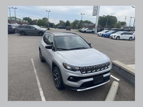 Used 2025 Jeep Compass Limited AWD/4WD image 1
