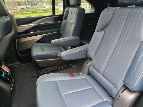 New 2025 Cadillac Escalade IQ Luxury 2 image 18