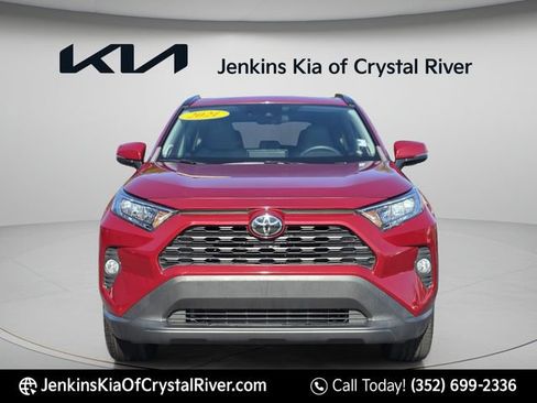 Used 2021 Toyota RAV4 XLE Premium FWD image 17