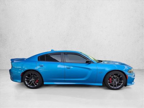 Used 2023 Dodge Charger R/T w/ Performance Handling Group RWD image 4