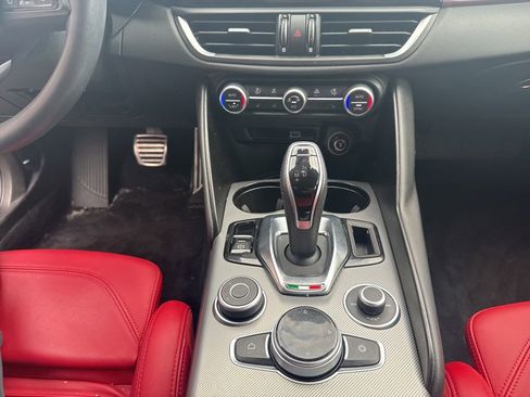 Used 2024 Alfa Romeo Giulia Ti w/ Performance Driving Package AWD/4WD image 40