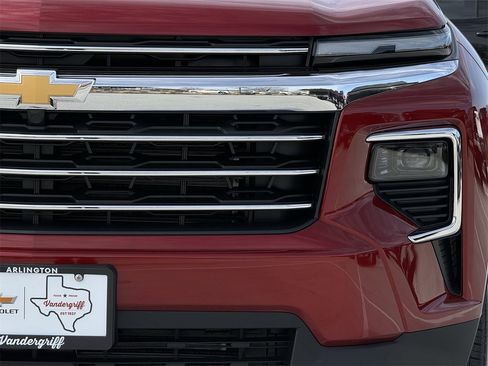 New 2026 Chevrolet Traverse LT image 8