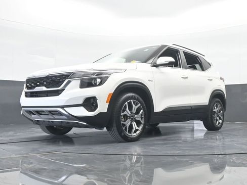 Used 2022 Kia Seltos EX image 58