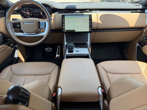 Used 2025 Land Rover Range Rover SE AWD/4WD image 13
