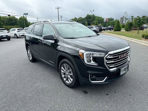 Certified 2024 GMC Terrain SLT AWD/4WD image 2