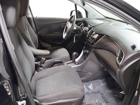Used 2019 Chevrolet Trax LS image 26