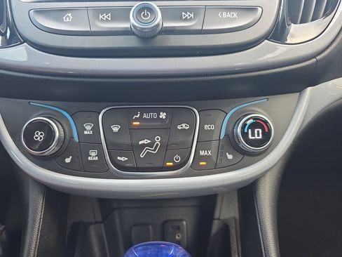 Used 2017 Chevrolet Volt LT w/ Comfort Package FWD image 20