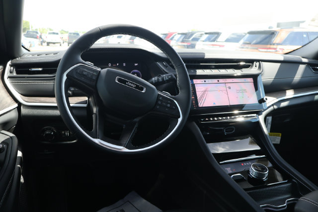 New 2026 Jeep Grand Cherokee Altitude AWD/4WD image 10