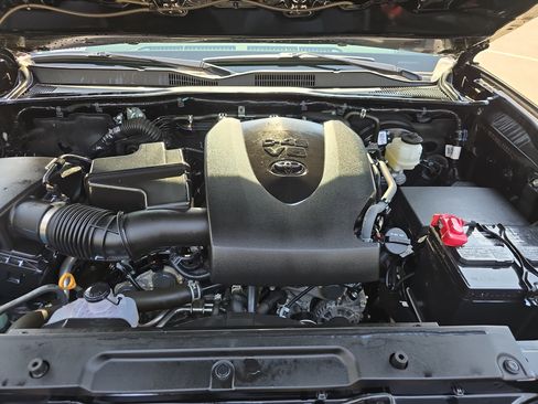 Used 2023 Toyota Tacoma SR image 33