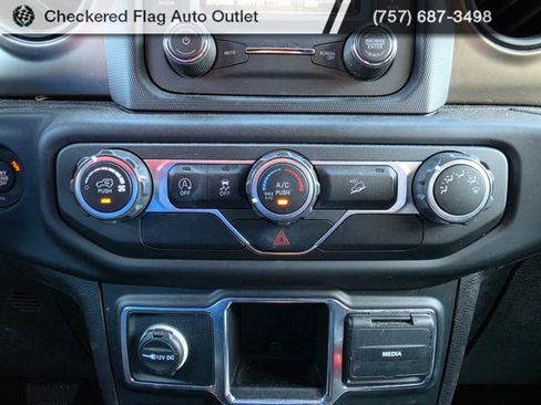 Used 2019 Jeep Wrangler Unlimited Sport image 19