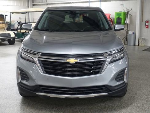 Used 2024 Chevrolet Equinox LT image 2