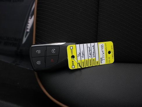 New 2026 GMC Canyon AT4 w/ Off-Road Front Bumper Package image 7