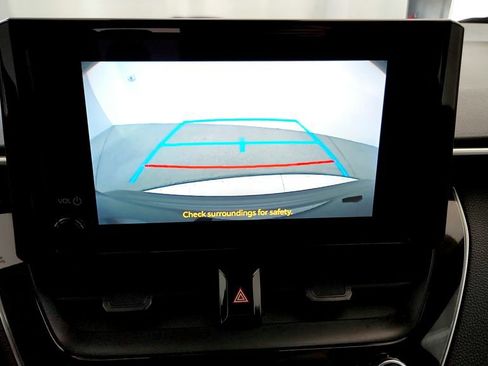 Used 2024 Toyota Corolla LE FWD image 31