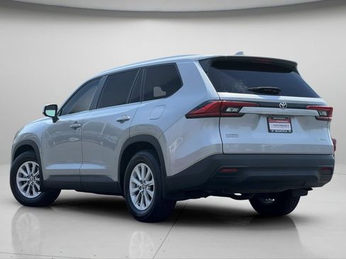 Certified 2024 Toyota Grand Highlander FWD image 22
