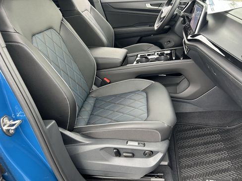 New 2025 Volkswagen Atlas Cross Sport SEL Premium R-Line image 8