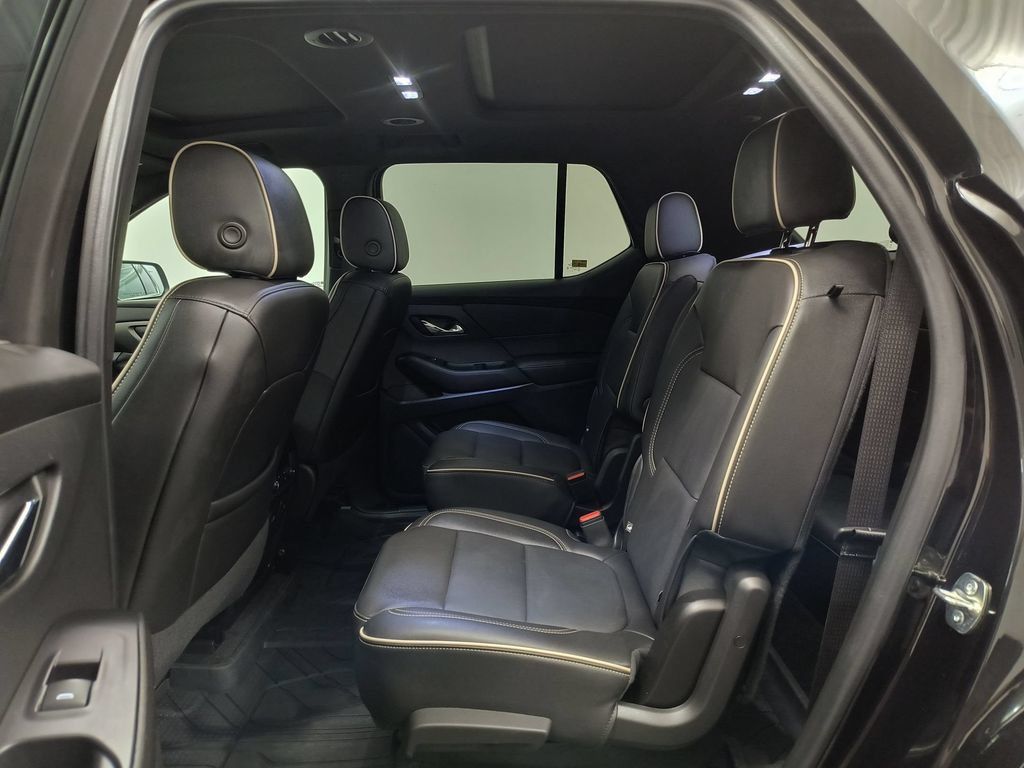 Used 2023 Chevrolet Traverse Premier AWD/4WD image 21