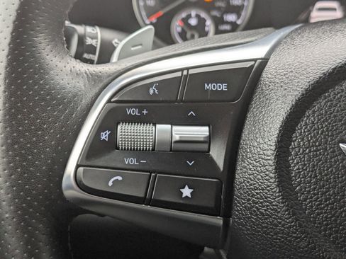 Used 2023 Genesis G70 2.0T image 22