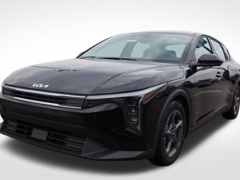 Certified 2025 Kia K4 LXS image 6