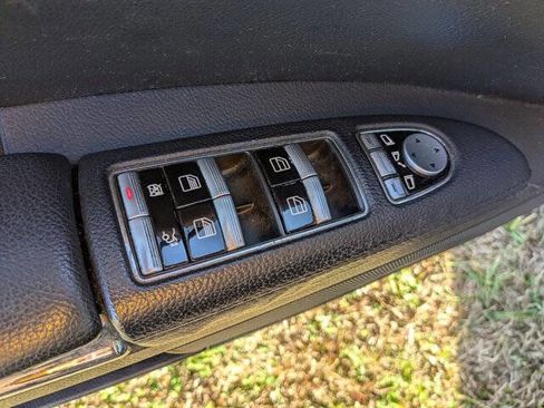 Used 2010 Mercedes-Benz S 550 4MATIC image 13