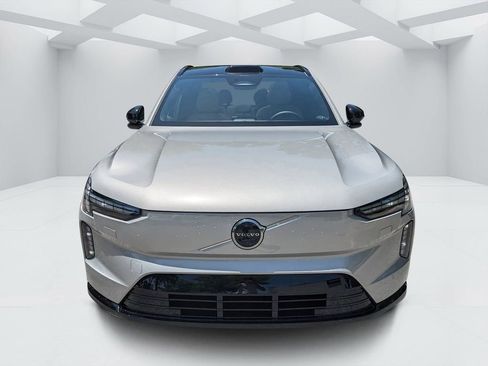 New 2025 Volvo EX90 Plus image 8