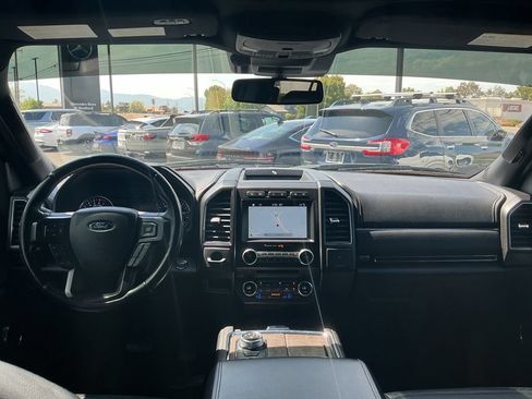 Used 2018 Ford Expedition Limited w/ Equipment Group 302A AWD/4WD image 31