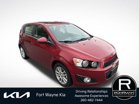 Used 2014 Chevrolet Sonic LT w/ Fun and Sun Package FWD image 8