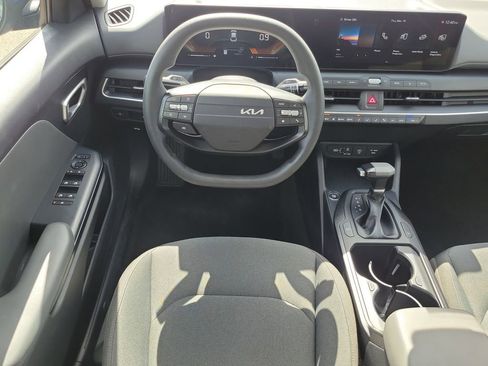 Used 2025 Kia K4 LXS image 10