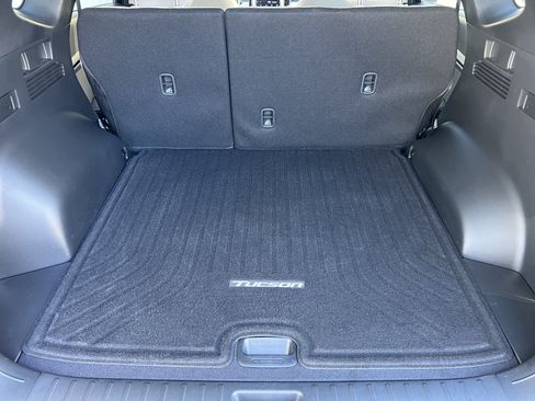 Used 2024 Hyundai Tucson Limited AWD/4WD image 19