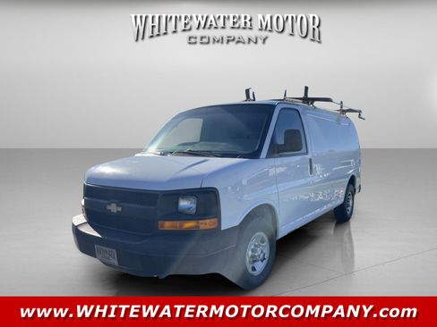 Used 2017 Chevrolet Express 2500 image 1