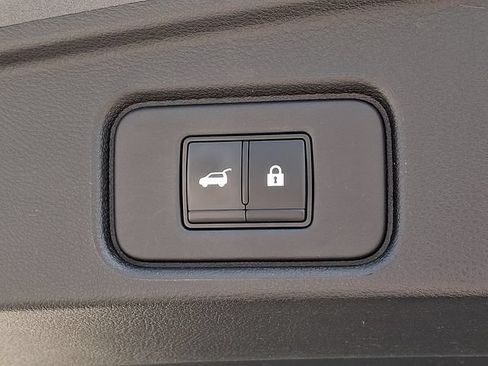 Used 2022 Nissan Pathfinder SL AWD/4WD image 31