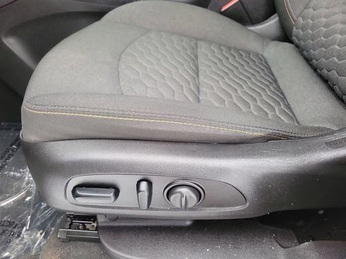 Used 2018 Chevrolet Equinox LT image 9