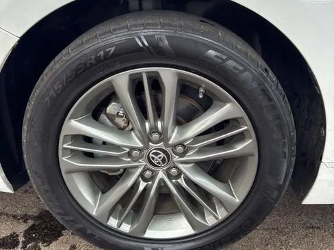 Used 2017 Toyota Camry SE FWD image 17