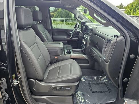 Used 2022 GMC Sierra 3500 Denali w/ Denali Black Diamond Edition AWD/4WD image 11