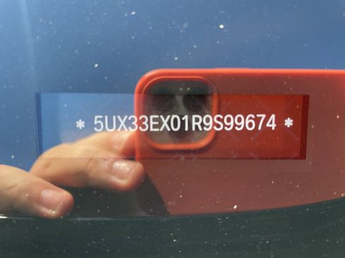 Used 2024 BMW X6 xDrive40i w/ Executive Package image 29