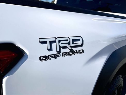 Used 2025 Toyota Tacoma TRD Off-Road image 29