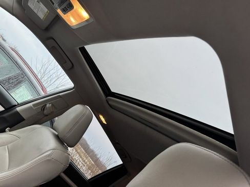 Used 2017 Toyota Highlander XLE image 7