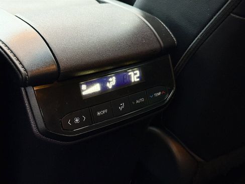 Used 2022 Toyota Highlander XSE image 25