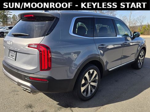 Used 2022 Kia Telluride EX w/ EX Premium Package image 7
