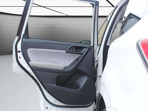 Used 2017 Subaru Forester 2.5i Premium w/ All-Weather Package image 15