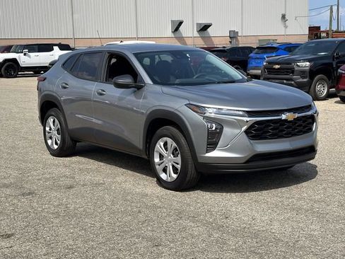 Certified 2024 Chevrolet Trax LS FWD image 8