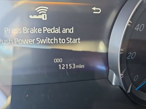Used 2024 Toyota Highlander XLE AWD/4WD image 29