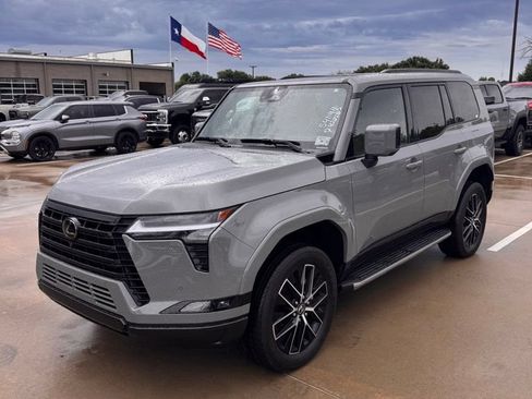 Used 2025 Lexus GX 550 w/ Accessory Package (2T) AWD/4WD image 3
