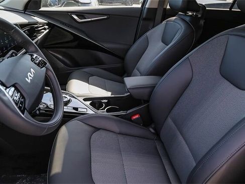 New 2025 Kia Niro EX w/ EX Cold Weather Package image 16