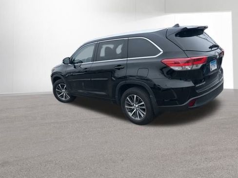 Used 2017 Toyota Highlander XLE image 8