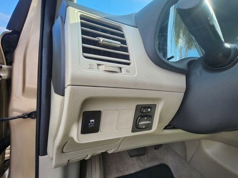 Used 2013 Toyota Corolla L image 11