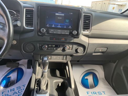 Used 2022 Nissan Frontier SV image 21