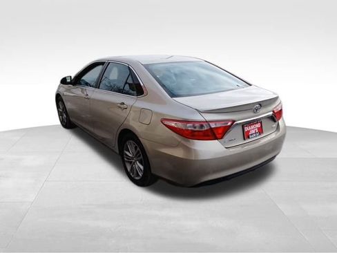 Used 2017 Toyota Camry SE image 6