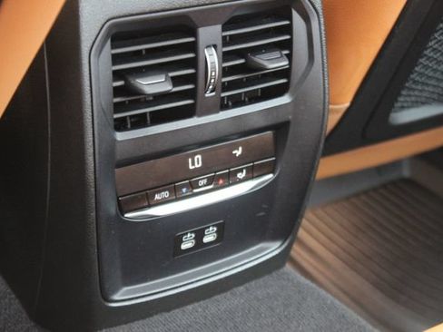 Used 2022 BMW 330e xDrive w/ Driving Assistance Package AWD/4WD image 27