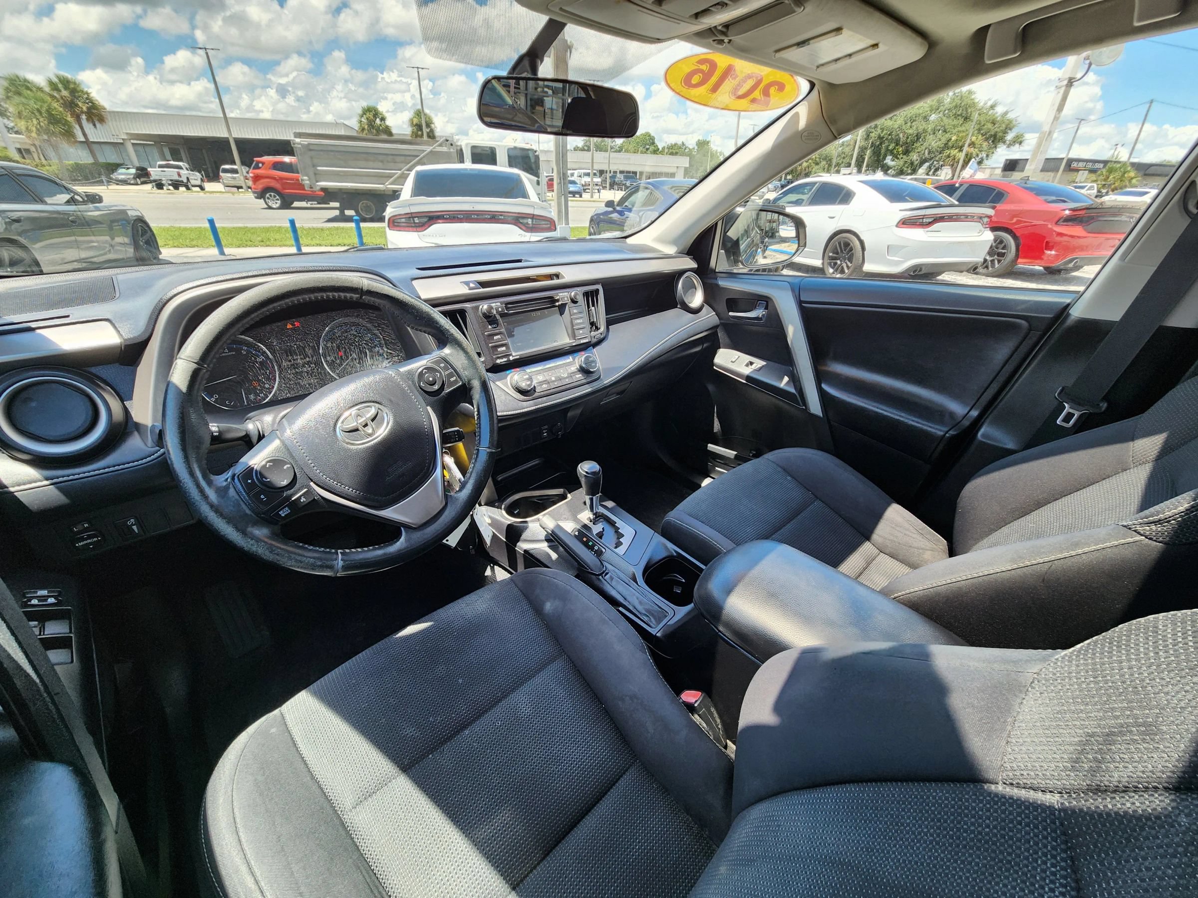 Used 2016 Toyota RAV4 XLE FWD image 14