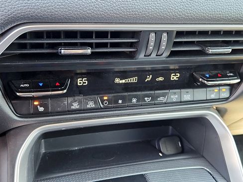 Certified 2024 MAZDA CX-90 3.3 Turbo w/ Preferred Plus AWD/4WD image 18